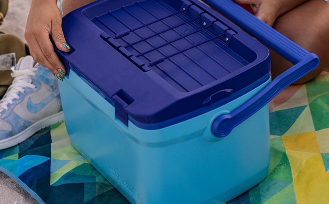 an Image of a Stanley Outdoor Cooler in Pool Color