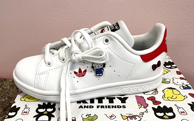 Adidas Hello Kitty and Friends Stan Smith Kids Shoes on a Shoe Box