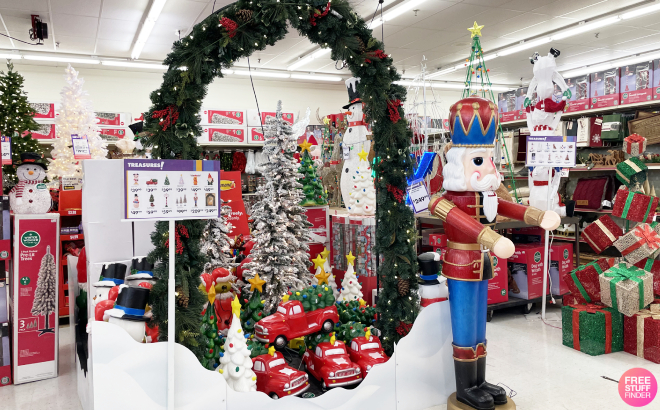 Christmas Outdoor Decor Overview at Big Lots