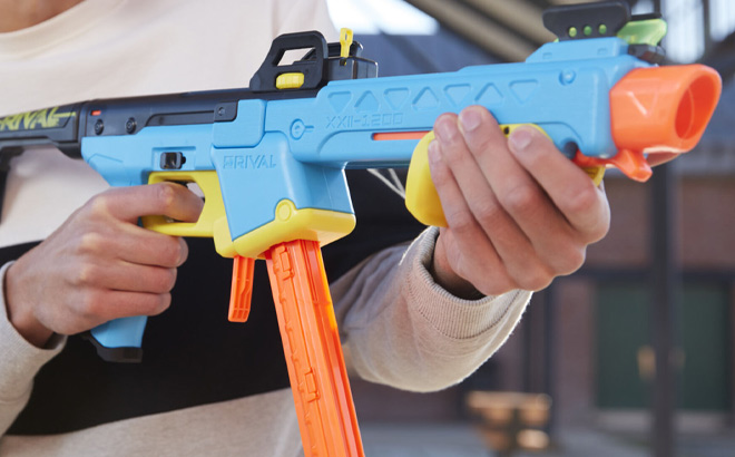 Hand Holding NERF Rival Pathfinder XXII 1200 Blaster