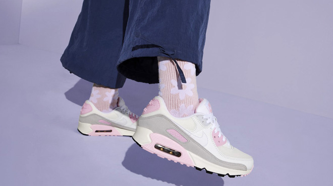 Nike Air Max Womes Shoes in Medium Soft Pink