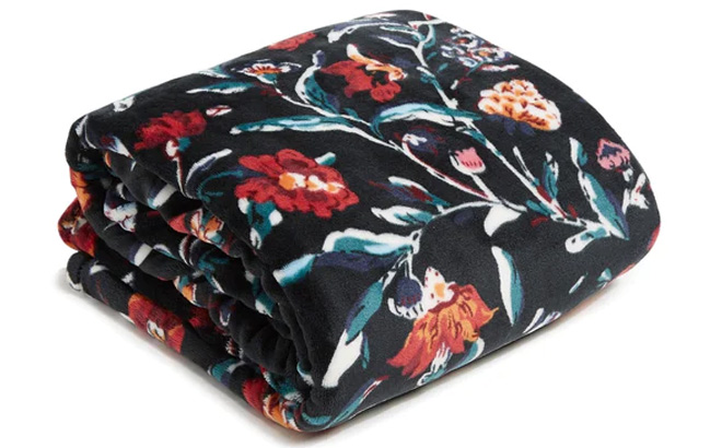 Vera Bradley Plush Throw Blanket in Perennials Noir Pattern