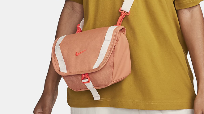 an Image of Nike Hike Fanny Pack