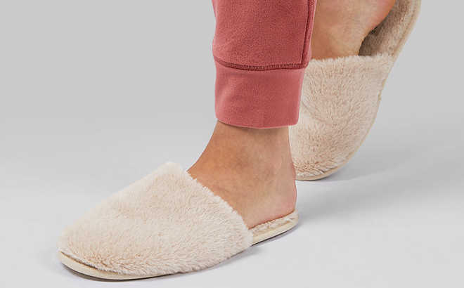 32 Degrees Womens Soft Plush Slippers in the Color Beige