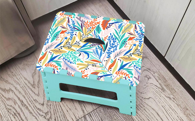 Improvements Collapsing Step Stool in Multi Leaf Design