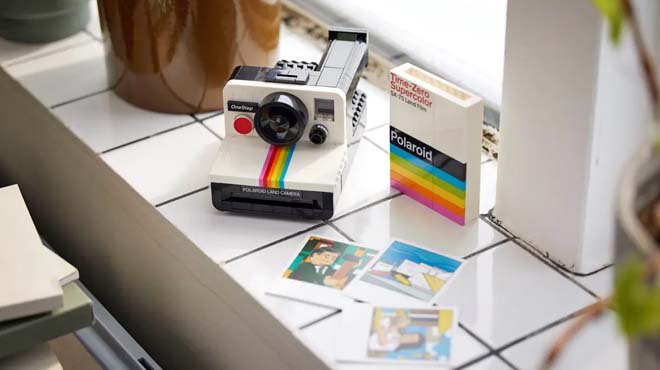 LEGO Polaroid OneStep SX 70 Camera Set