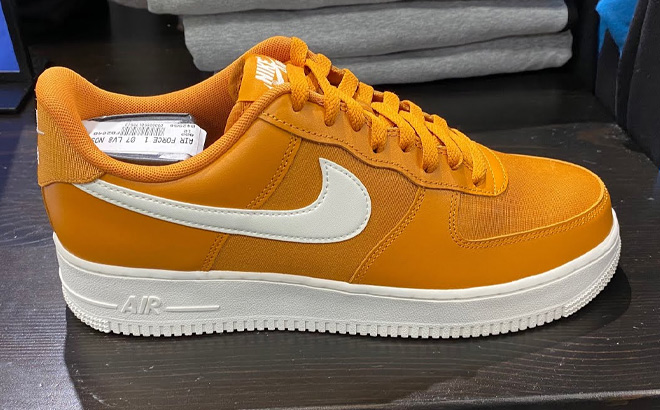 Nike Mens Air Force 1 07 Shoes in Monarch Color