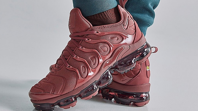 Nike Womens Air VaporMax Plus Running Shoe Rugged Orange