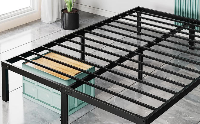 Sweetcrispy Metal Queen Size Bed Frame