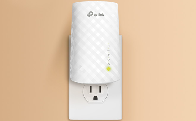 TP Link WiFi Range Extender in White