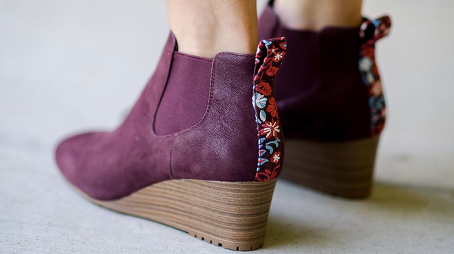 The Pioneer Woman Wedge Booties Burgandy