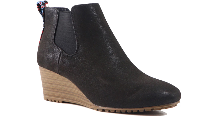 The Pioneer Woman Wedge Booties in Black