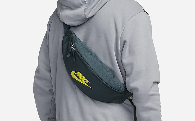 Model Wearing a Nike Heritage Waistpack