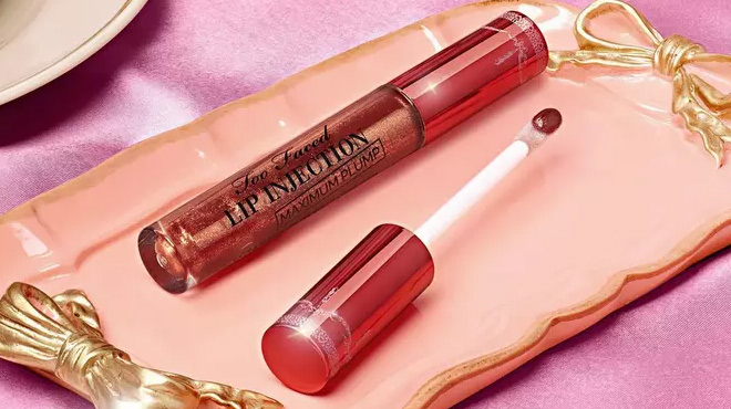 Too Faced Lip Injection Maximum Plump Extra Strength Lip Plumper