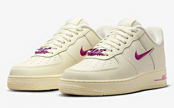 Nike Air Force 1 07 Shoes