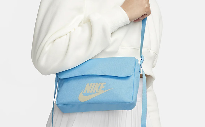 Nike Sportswear Womens Futura 365 Crossbody Bag