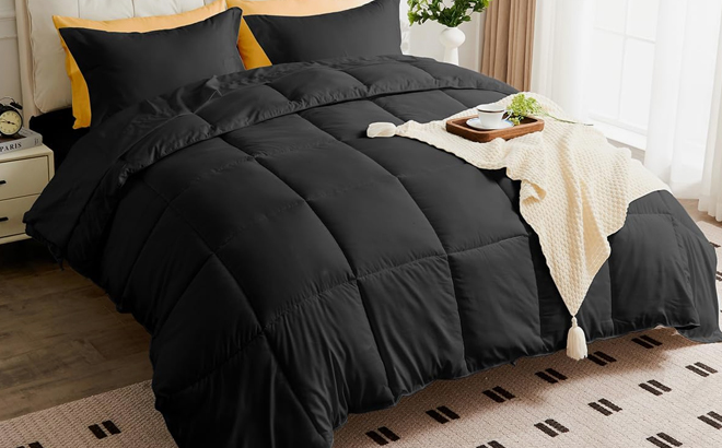 Jokolo 3 Piece Queen Size Comforter Set Black