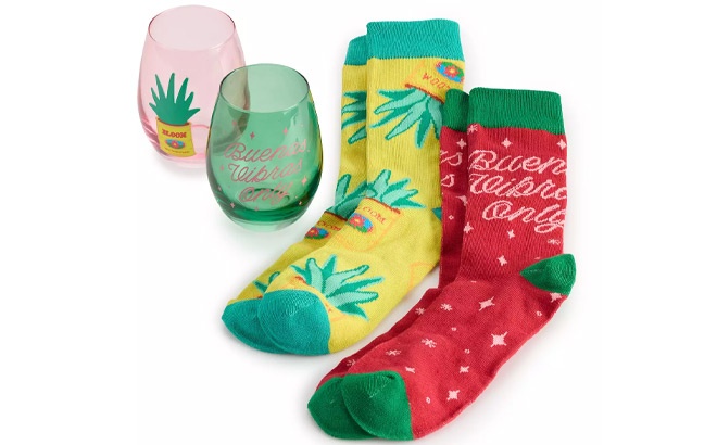 Quiero Prints Buenas Vibras Stemless Wine Glass Socks Gift Set