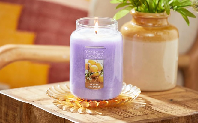 Yankee Candle Lemon Lavender Scented