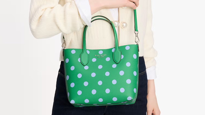 A Person Carrying a Kate Spade Bleecker Medium Crossbody Tote