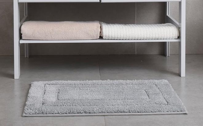Bathroom Rug Mat in Grey Color