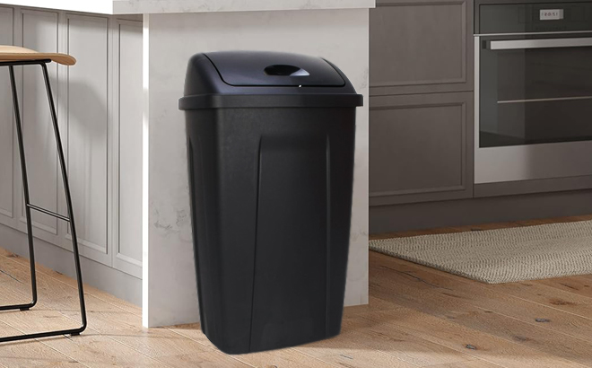 Mainstays 13 Gallon Trash Can