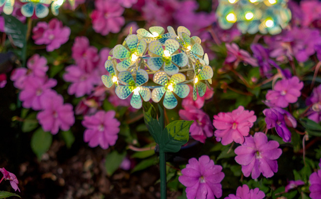 Solar LED Metal Flower Stake Light