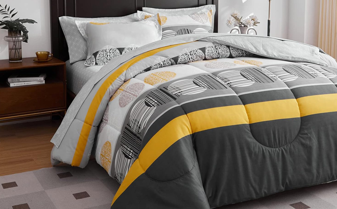 Uozzi 6 Piece Twin Size Comforter Set