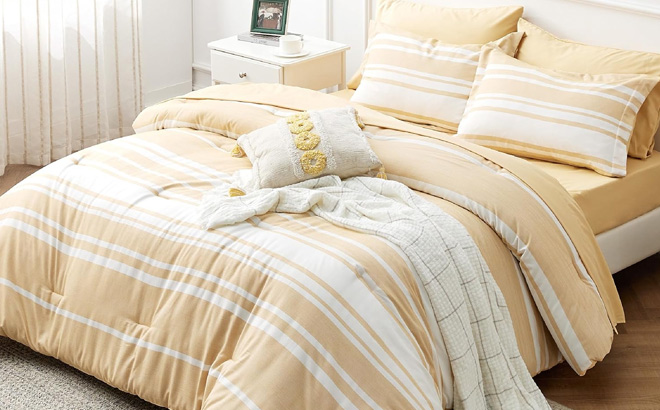 7 Piece Yellow Bedding Set