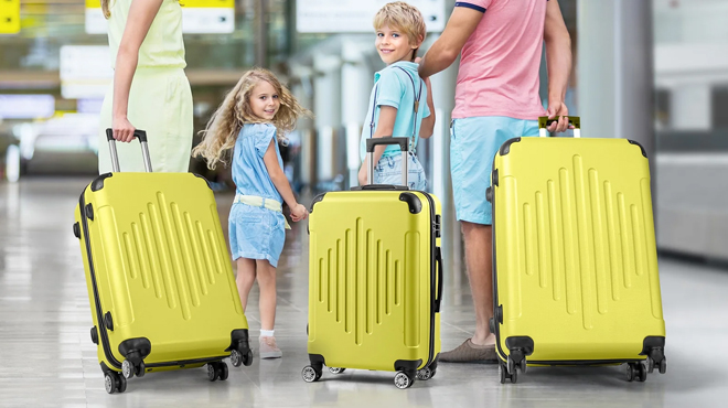 A Family Towing a Zimtown 3 Piece Luggage Set