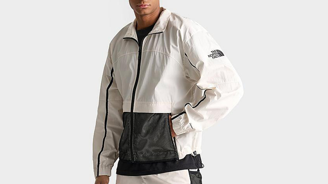 A Person wearing The North Face 2000 Mountain Light Wind Mens Jacket