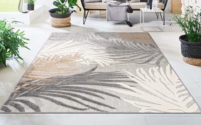 Beachcrest Home Hernandez Floral Area Rug