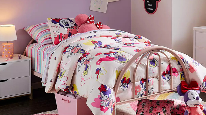 Disney Minnie Mouse Comforter Set