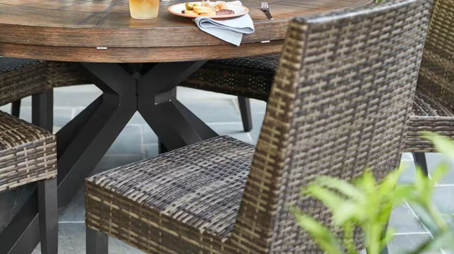 Home Decorators 2 pk Outdoor Dining Chair