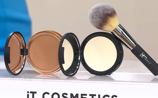 IT Cosmetics Bye Bye Pores Pressed Powder Bronzer with Brush