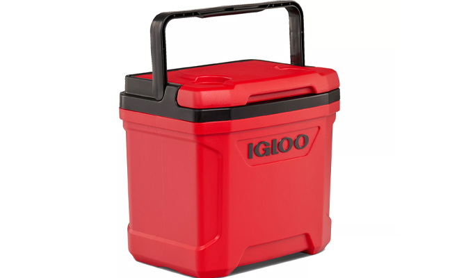 Igloo 16 Quart Latitude Cooler in Red