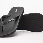 Levis Dixon Sandals in Black Color