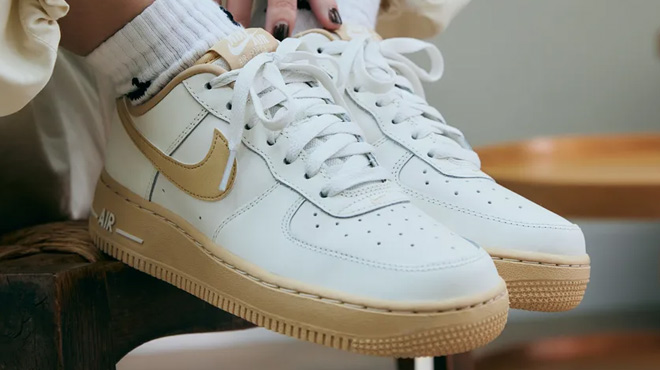 Nike Air Force 1 07 Shoes