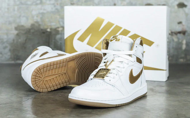 Nike Air Jordan 1 Retro High Basketball Sneakee White