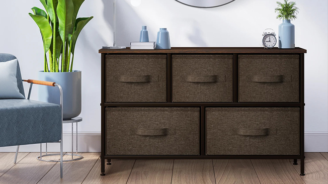 Sorbus 5 Drawer Dresser in Brown Color