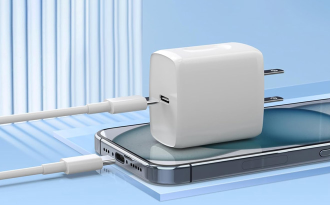 USB C Charger with an iPhone