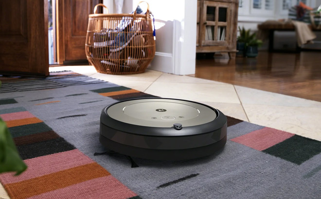 iRobot i115220 Robot Vacuum Cleaning a Carpet