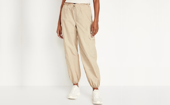 A Woman Wearing Old Navy Mid Rise Cargo Performance Pants