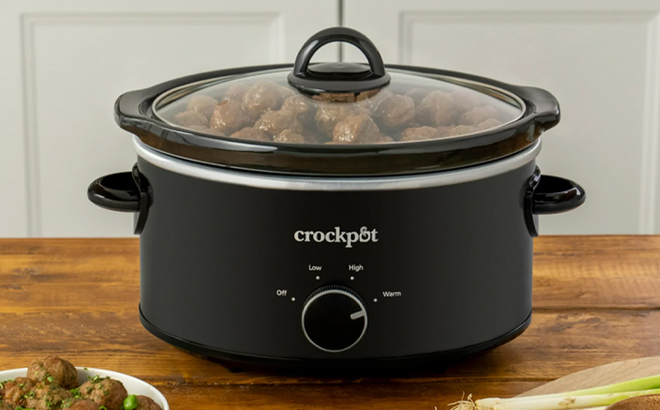 Crock Pot 4 Quart Classic Slow Cooker in Black