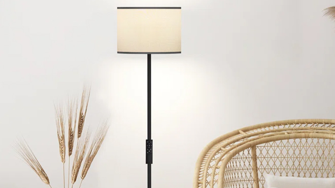 Ebern Designs Hongyu 61 5 Traditional Floor Lamp