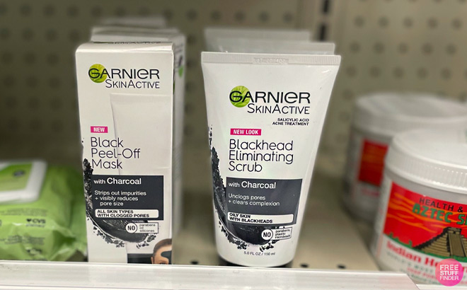 Garnier Clean Blackhead Eliminating Face Scrub