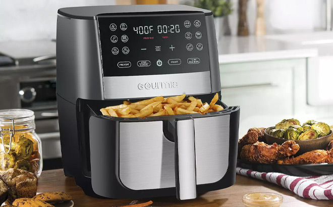 Gourmia 8 Quart Digital Air Fryer on the Table