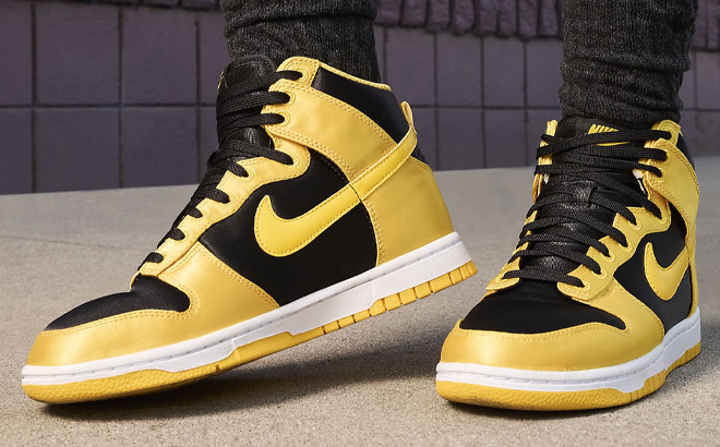 Nike Dunk High Womens Shoes in Black and Varsity Maize Colors