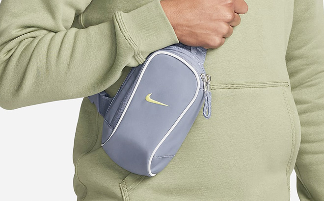 Nike Sportswear Essentials Crossbody Bag 1L