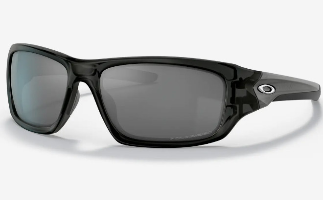 Oakley Mens Valve Polarized Sunglasses Black Color